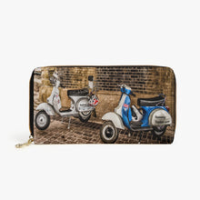 Charger l'image dans la galerie, Porte monnaie vintage par tommy et Neil la mode en Vespa 2021 - Tommy Taylor US