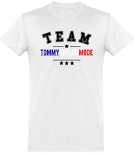 Charger l&#39;image dans la galerie, NOUVEAUTÉ: T-shirt Col Rond TEAM Tommy Taylor Mode Made In France. Imprimés et brodés en FRANCE
